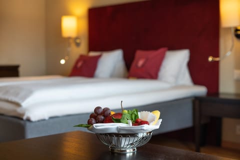 Superior Twin Room | Hypo-allergenic bedding, in-room safe, blackout drapes, soundproofing