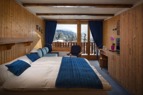 Standard Double Room | Premium bedding, minibar, in-room safe, individually furnished