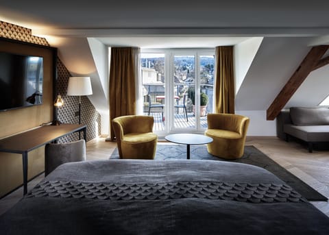 Deluxe Twin Room, Terrace | Hypo-allergenic bedding available, minibar, in-room safe, desk