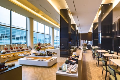 Daily buffet breakfast for a fee