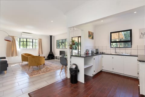 Deluxe Apartment | Individually decorated, individually furnished, free WiFi