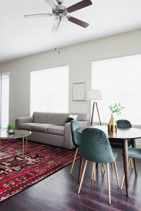 Spacious living in this corner unit