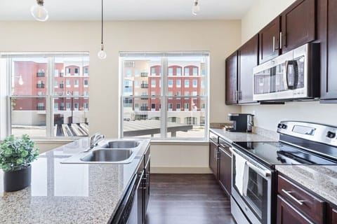 Enjoy cooking in this designer kitchen!