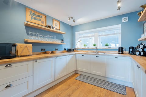 Apartment | Private kitchen | Fridge, microwave, oven, stovetop