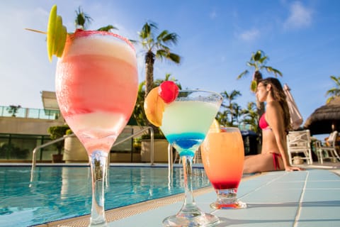 Poolside bar
