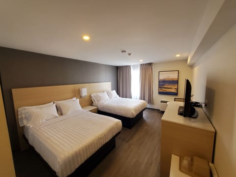 Comfort Room, 1 Double Bed and 1 Twin Bed | 1 bedroom, desk, blackout drapes, iron/ironing board