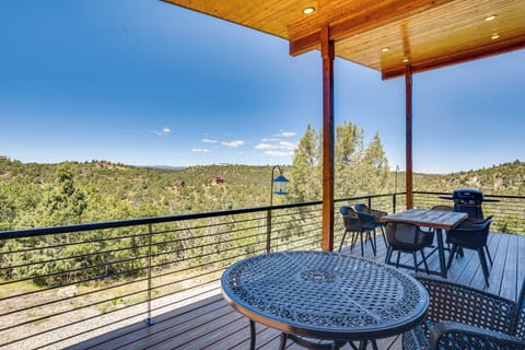 Alton Vacation Rental | 3BR | 2.5BA | 2,324 Sq Ft | Stairs Required