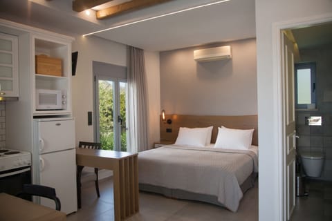 Studio (Rodia) | In-room safe, desk, soundproofing, iron/ironing board