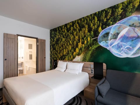 Superior Room, 1 Queen Bed with Sofa bed | Premium bedding, minibar, in-room safe, desk