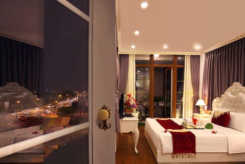Deluxe Rooftop Double or Twin Room | Premium bedding, minibar, in-room safe, desk