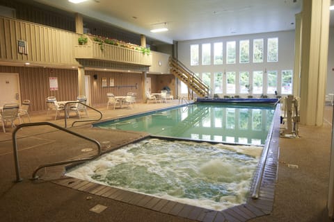 Indoor spa tub