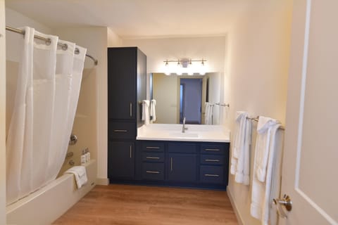 Suite, 3 Bedrooms, Pool View | Bathroom | Free toiletries, hair dryer, towels, soap