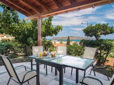 Enjoy Tranquil Moments with Panoramic Ocean Views