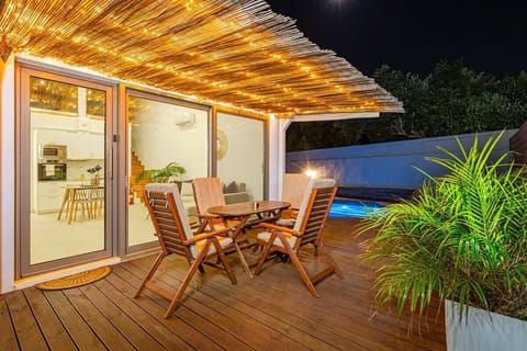 Enchanting Outdoor Dinner Setting with Soft Illumination