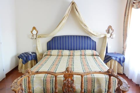 Minibar, in-room safe, desk, soundproofing