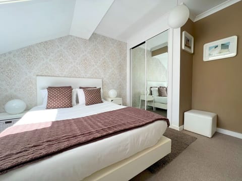 Classic Double Room, City View | Minibar, desk, free WiFi