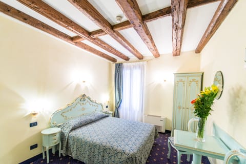 Classic Double Room | Minibar, in-room safe, desk, soundproofing