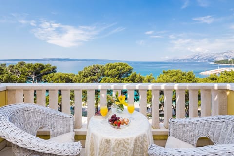 Superior Twin Room, 1 Bedroom, Beach View | Balcony