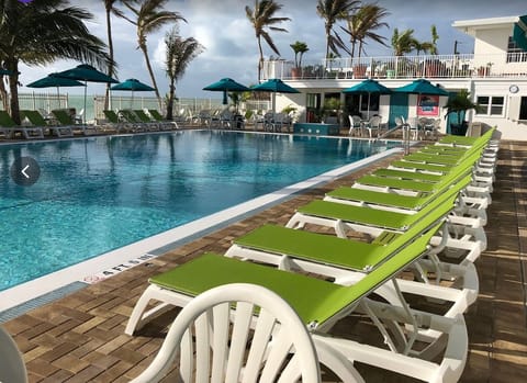Cabana Club Pool