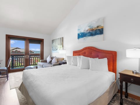 Living/Sleeping Area with King Bed & Sleeper Sofa