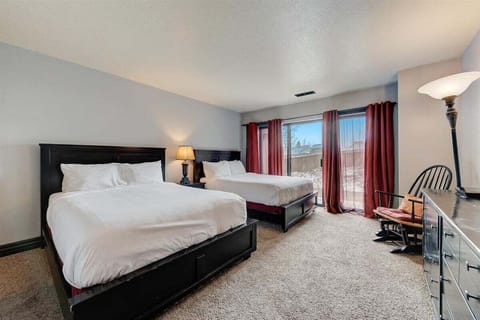 2 Queen Beds and Balcony Access