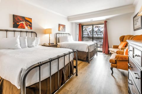 2 Queen Beds
