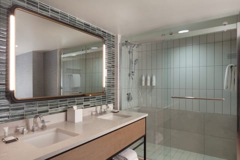 Room, 1 King Bed | Bathroom | Combined shower/tub, designer toiletries, hair dryer, bathrobes