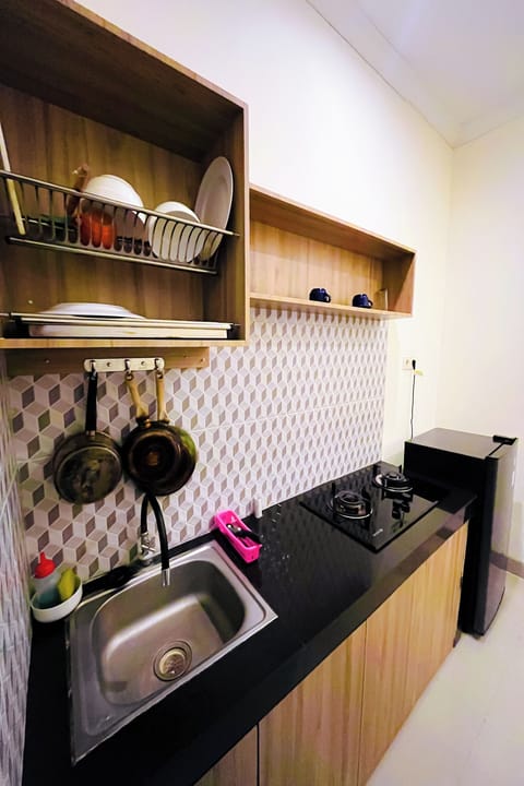 Superior Room, Pool View | Private kitchenette | Coffee/tea maker, electric kettle