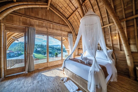 One Bedroom Plunge Pool Villa With Hills View | Minibar, desk, free WiFi, bed sheets