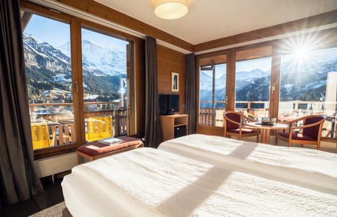 Panorama Double Room with Jungfrau View and Balcony | Hypo-allergenic bedding, minibar, in-room safe, desk
