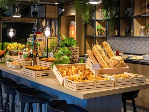 Daily buffet breakfast for a fee