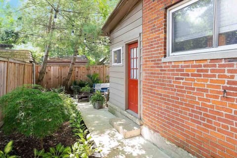 There is a back door entrance and nice garden area for evenings and for your pet (please pick up after your pet!)