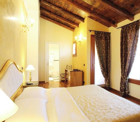 Premium bedding, minibar, in-room safe, soundproofing