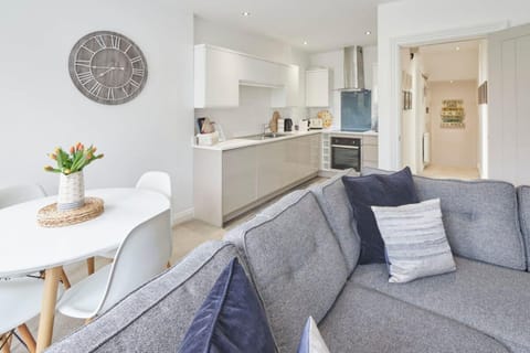 House | 2 bedrooms, desk, soundproofing