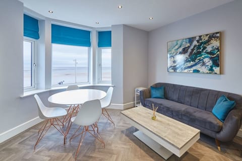 House | 2 bedrooms, desk, soundproofing, Internet