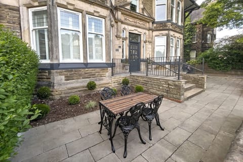 Apartment | 1 bedroom, desk, Internet