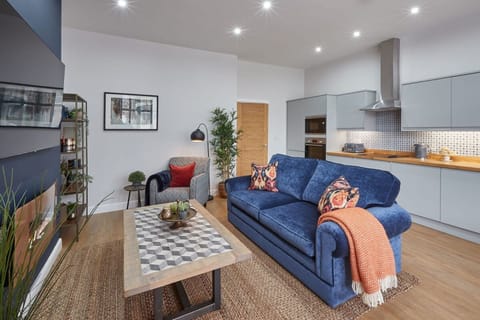 Apartment | 1 bedroom, desk, Internet