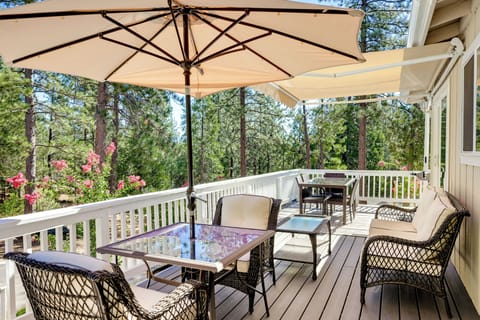 Groveland Vacation Rental | 3BR | 2BA | 1,152 Sq Ft | Stairs Required to Enter