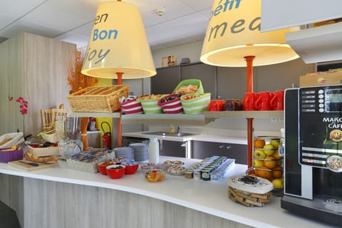 Daily buffet breakfast (EUR 10.80 per person)