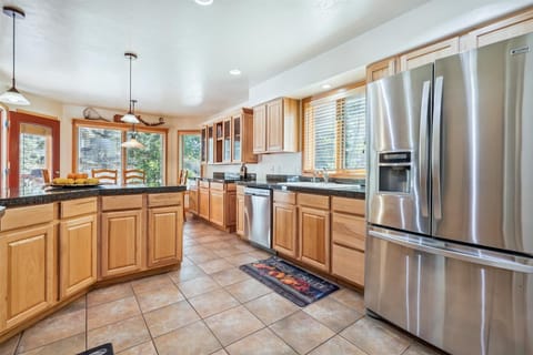 Kitchen - Legend Lake Lookout - Silverthorne Vacation Rental