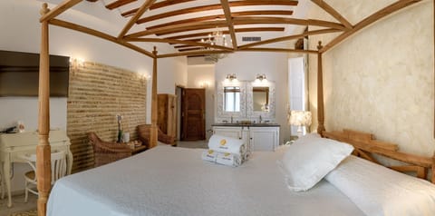 Deluxe Double Room | Down comforters, memory foam beds, minibar, in-room safe