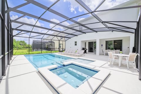 Sprawling Patio with Enormous Private Pool and Hot Tub