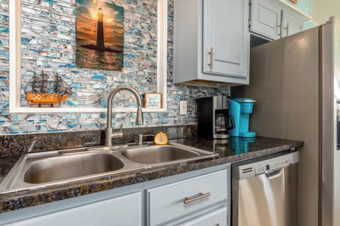 Custom Backsplash Sunset Point