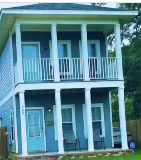 PRACTICALLY PERFECT PLACE IN EVERY WAY