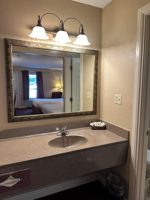 Double Room | Bathroom sink