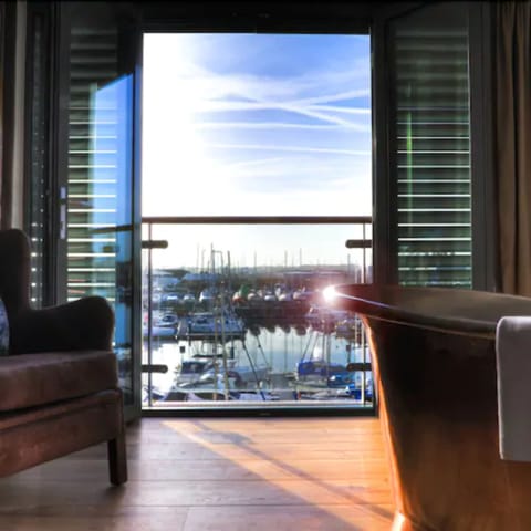 Luxury Double Room, Marina View (Copper Bath) | Deep soaking bathtub