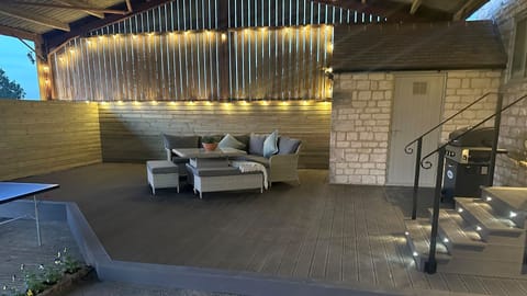 Covered Courtyard, Owls Nest, Bolthole Retreats