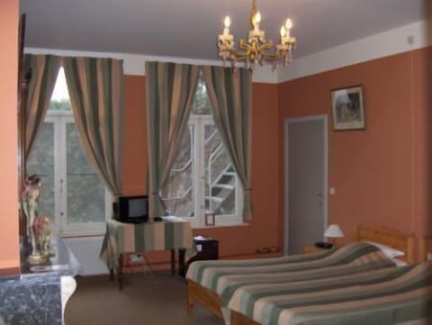 Minibar, free cribs/infant beds, free WiFi, bed sheets