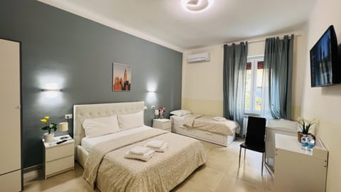 Standard Room, Private Bathroom | Egyptian cotton sheets, premium bedding, down comforters