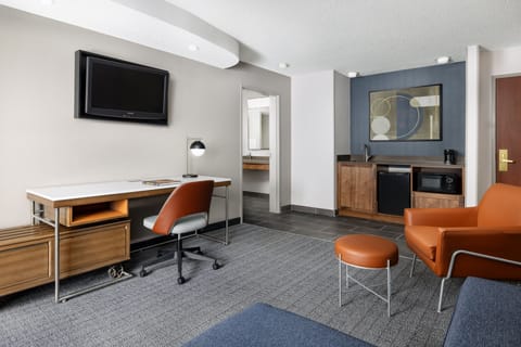 Suite, 1 Bedroom, Non Smoking, Courtyard View | Premium bedding, pillowtop beds, individually decorated